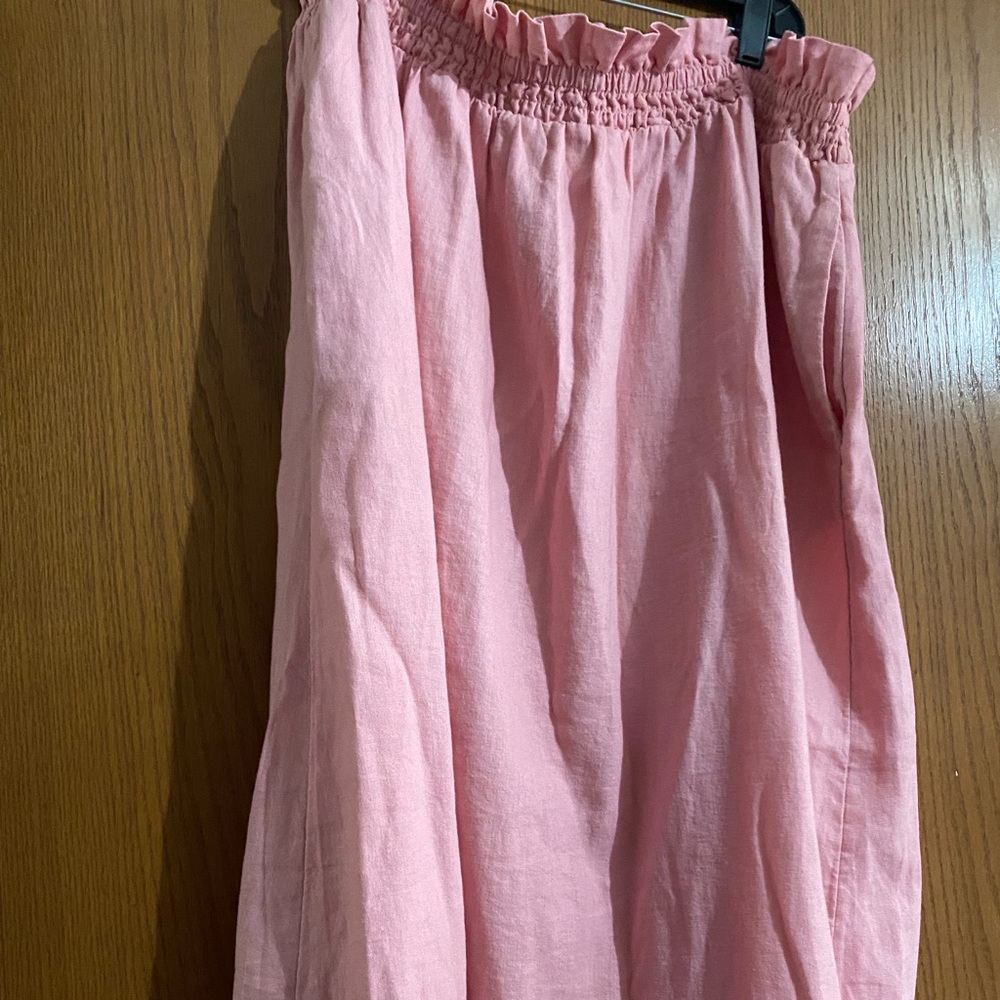 Bubble gum pink skirt with pockets